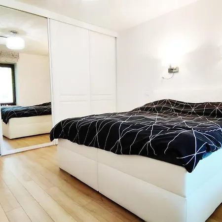 Apartament Stylish 2 Bedroom In Centre, Free Parking